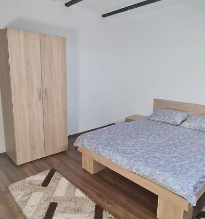 La Ovi Hotel Făgăraş Екстериор снимка