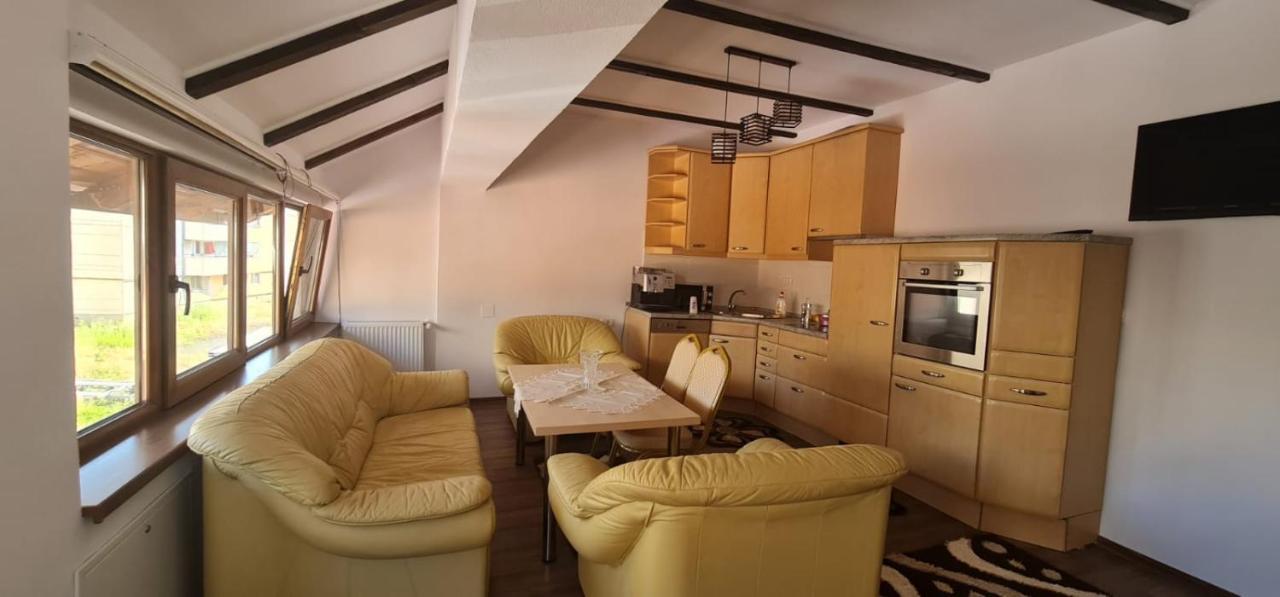 La Ovi Hotel Făgăraş Екстериор снимка